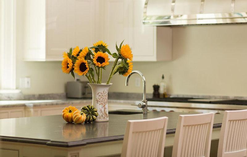 秋雨連綿，除濕機為生活創造干爽